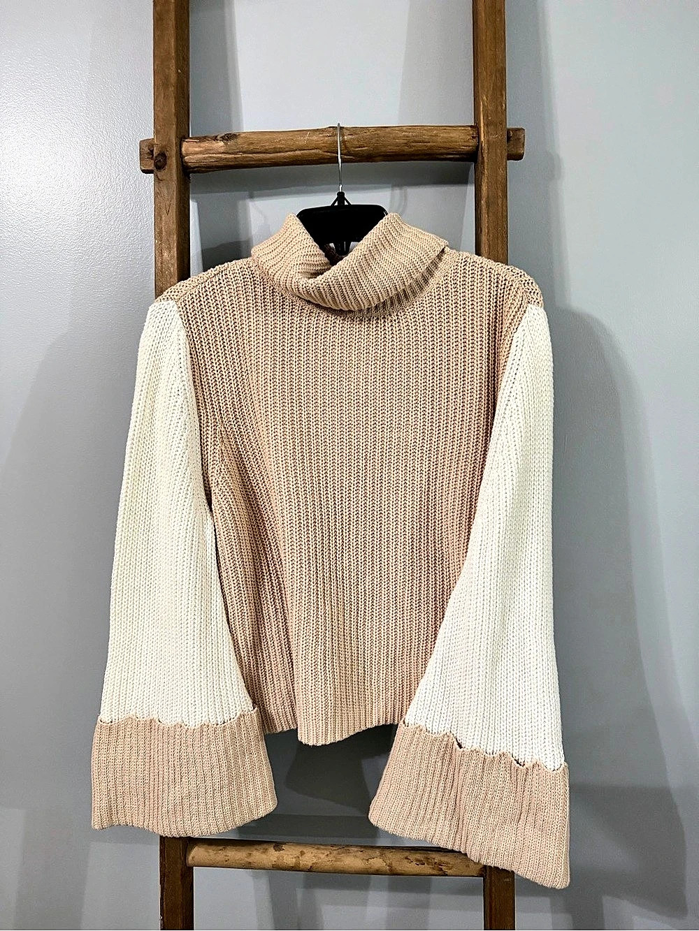 SugarLips Color Block Cowl Neck Sweater in Beige & White Size Small